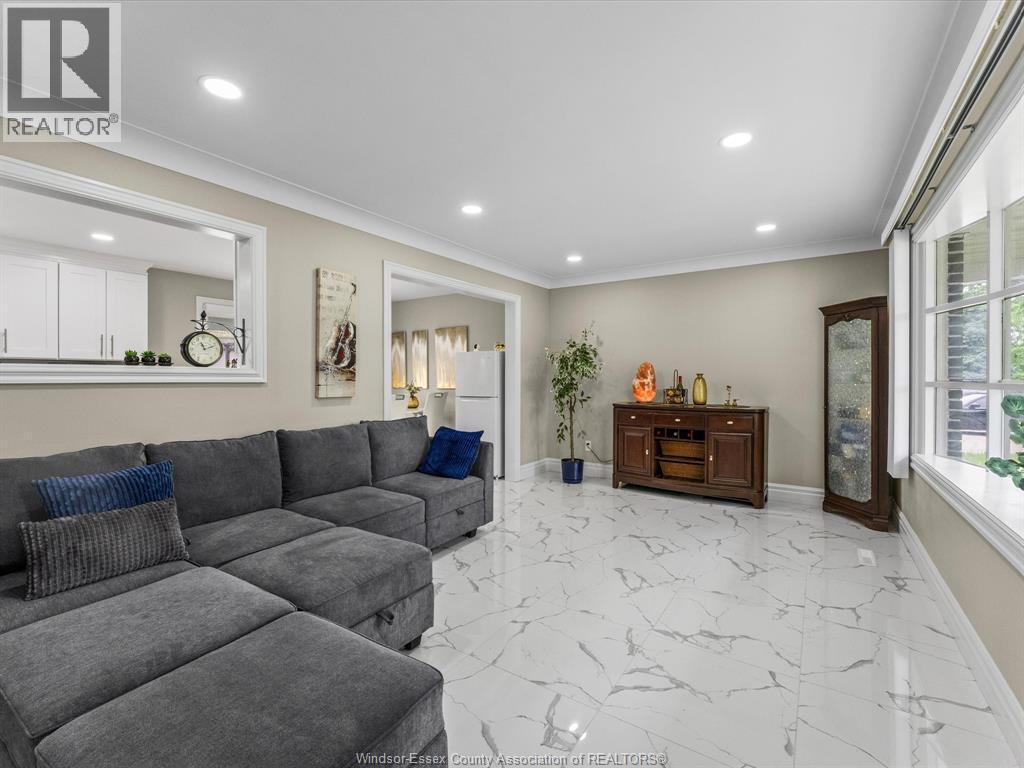 2367 Randolph Avenue, Windsor, Ontario  N9E 3X3 - Photo 6 - 26012733