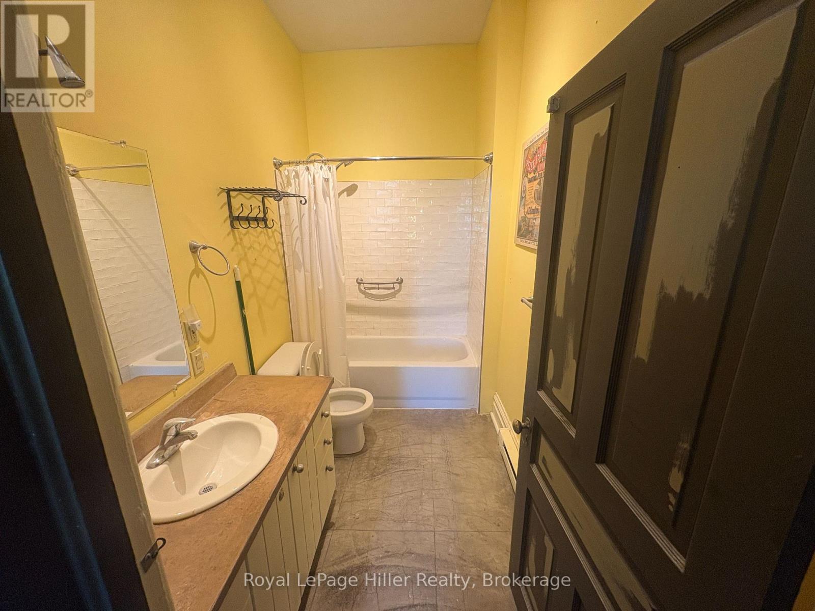34 Ontario Street, Stratford, Ontario  N5A 3G8 - Photo 4 - X12501566