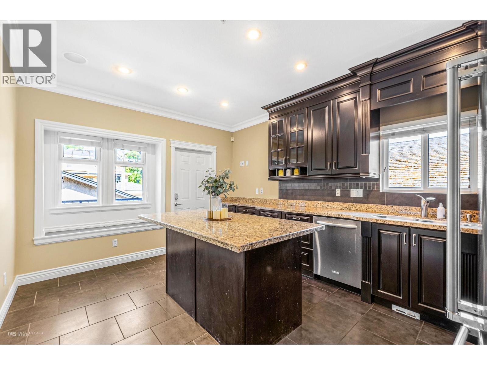 295 W 63rd Avenue, Vancouver, British Columbia  V5X 2H9 - Photo 7 - R3130279