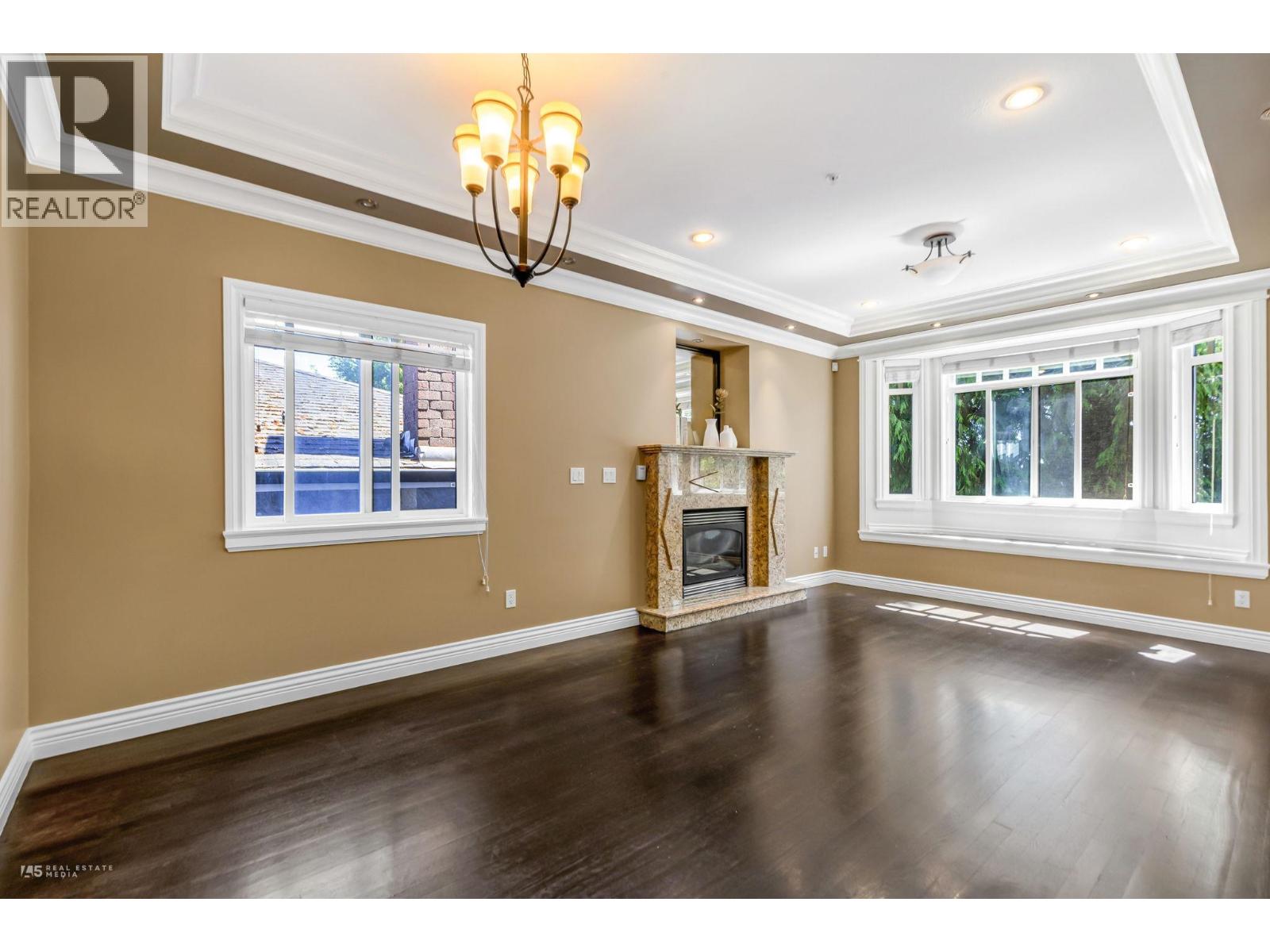 295 W 63rd Avenue, Vancouver, British Columbia  V5X 2H9 - Photo 3 - R3130279