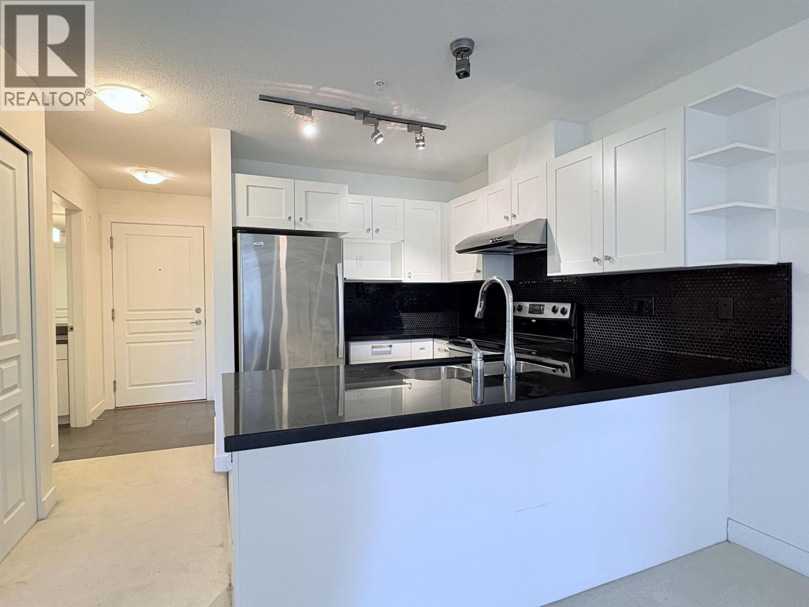 305 4550 Fraser Street, Vancouver, British Columbia  V5V 4G8 - Photo 4 - R3094891
