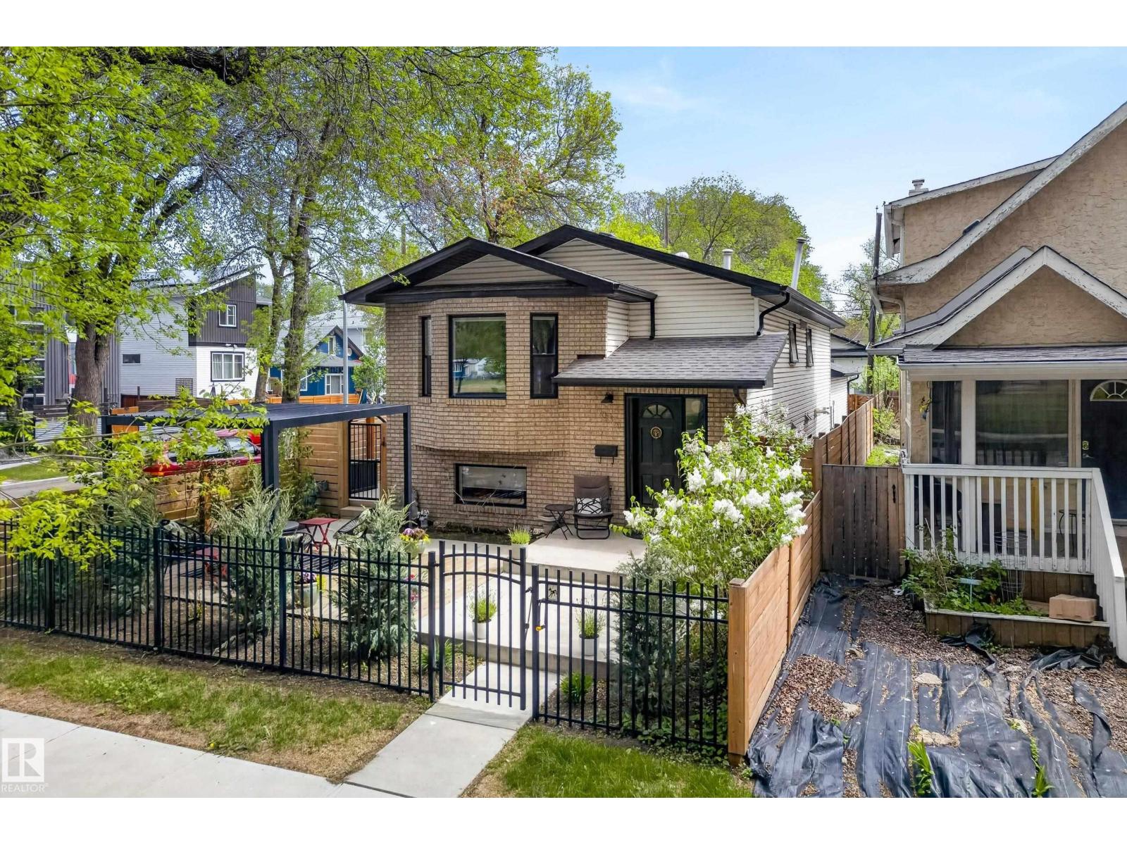 10869 94 St Nw, Edmonton, Alberta  T5H 1Z8 - Photo 2 - E4491139