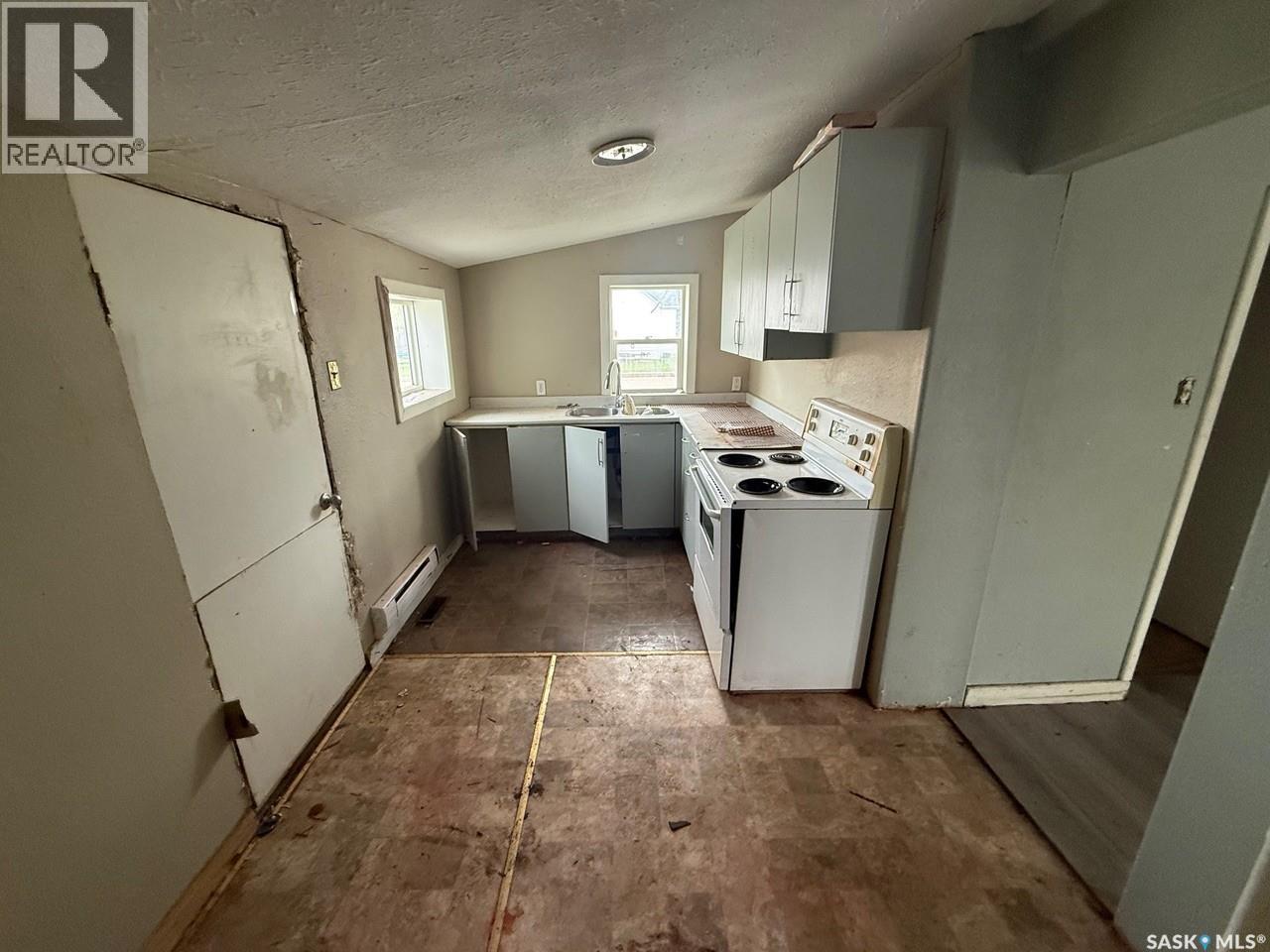 702 101st Street, North Battleford, Saskatchewan  S9A 0Z1 - Photo 2 - SK037837