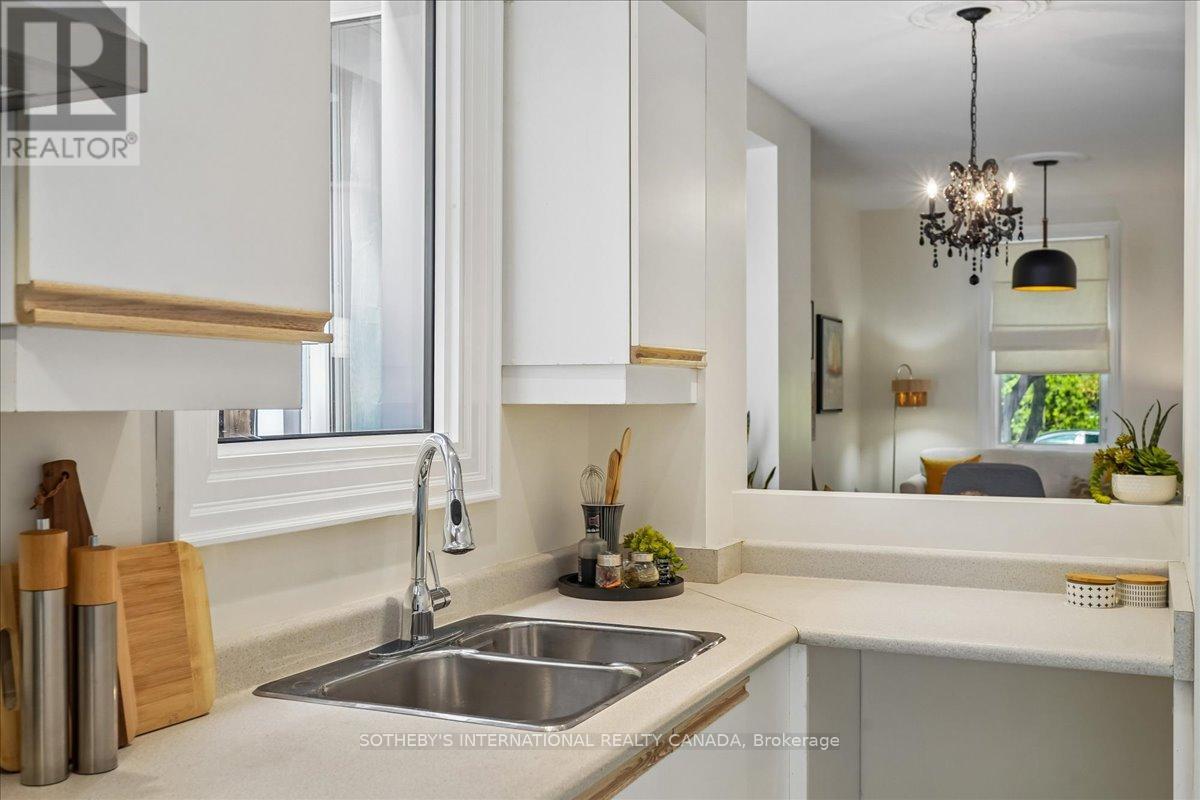 452 Sumach Street, Toronto, Ontario  M4X 1V7 - Photo 14 - C13224256