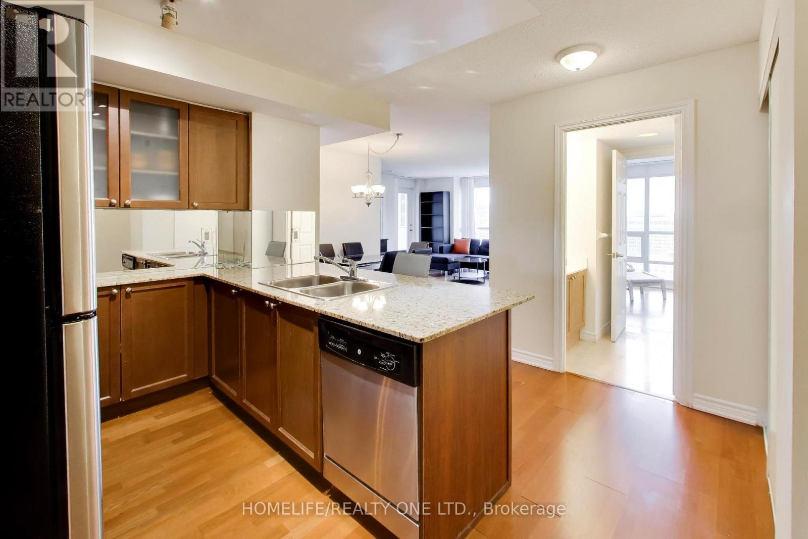 2709 - 761 Bay Street, Toronto, Ontario  M5G 2R2 - Photo 15 - C13224436