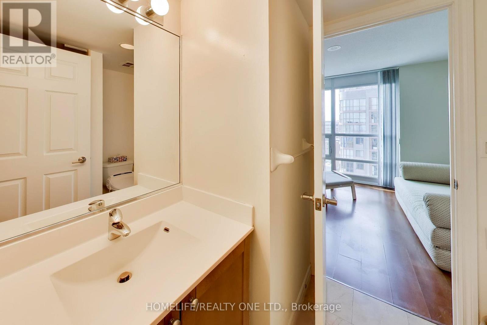 2709 - 761 Bay Street, Toronto, Ontario  M5G 2R2 - Photo 25 - C13224436