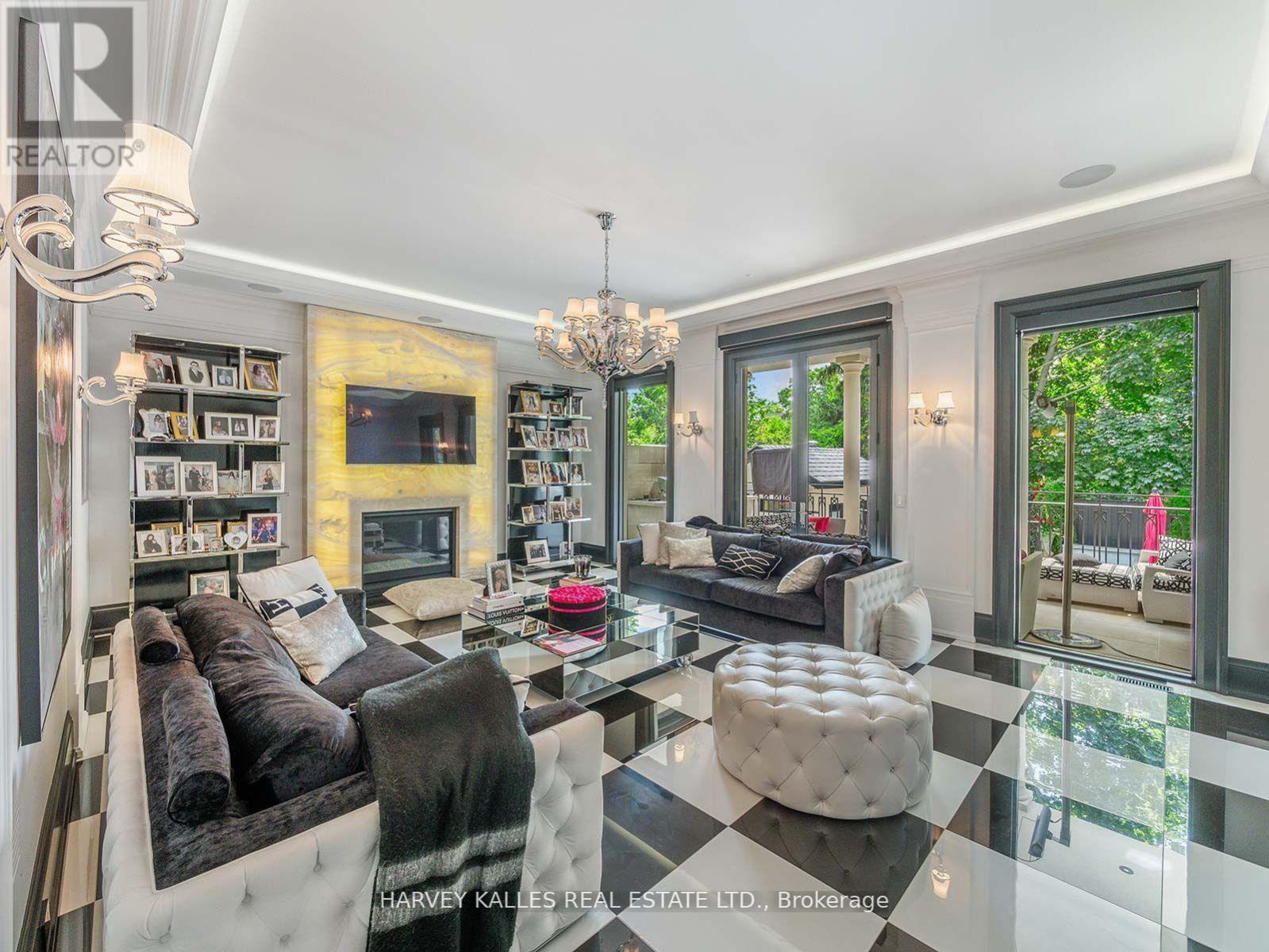 327 Cortleigh Boulevard, Toronto, Ontario  M5N 1B2 - Photo 10 - C13224476