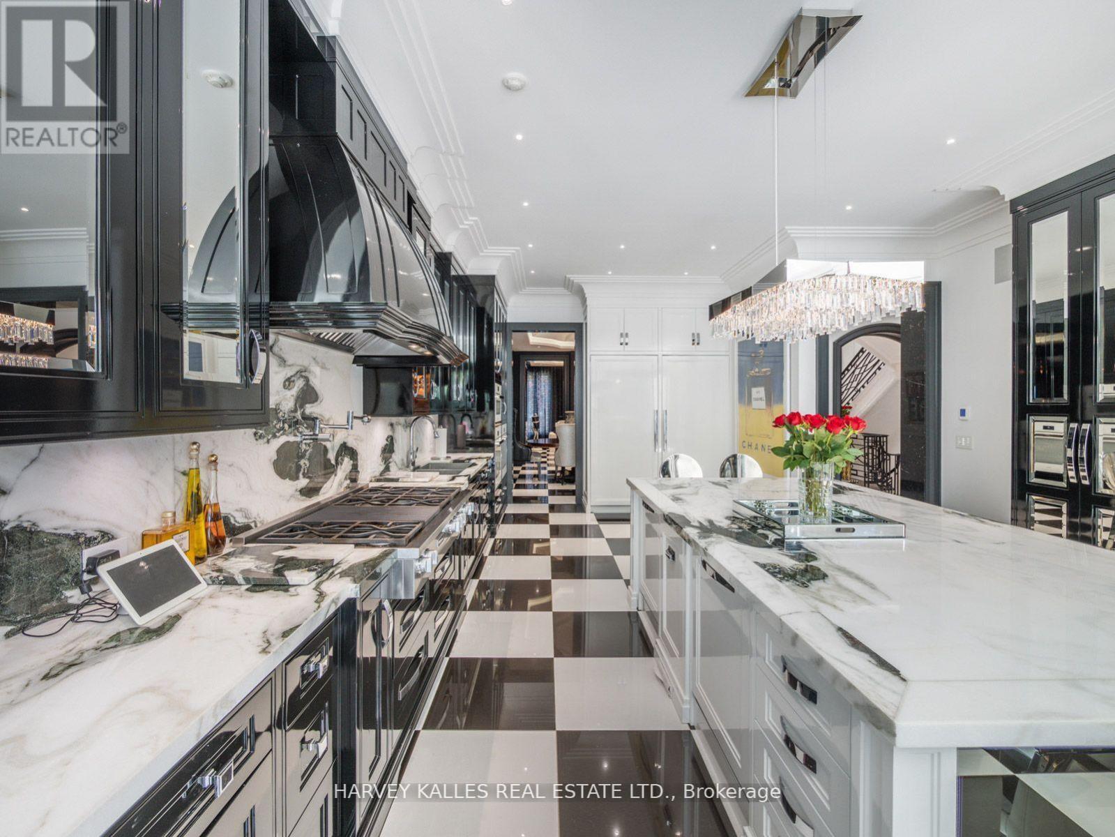 327 Cortleigh Boulevard, Toronto, Ontario  M5N 1B2 - Photo 31 - C13224476