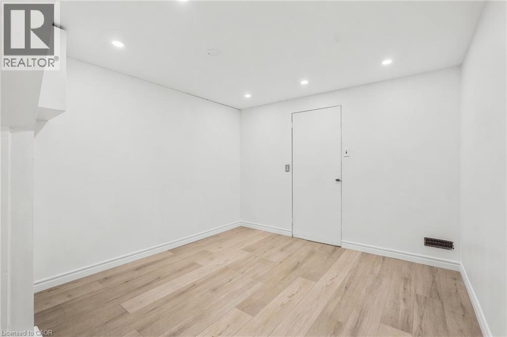 420 Elmwood Avenue Unit# Basement, Hamilton, Ontario  L9C 1T7 - Photo 11 - 40831131