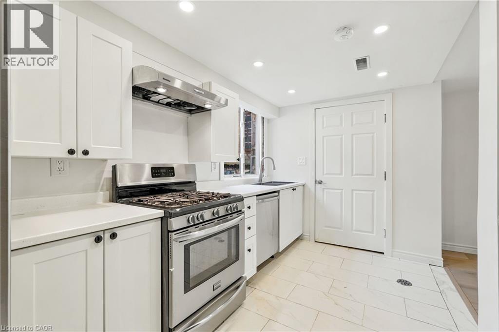 420 Elmwood Avenue Unit# Basement, Hamilton, Ontario  L9C 1T7 - Photo 3 - 40831131