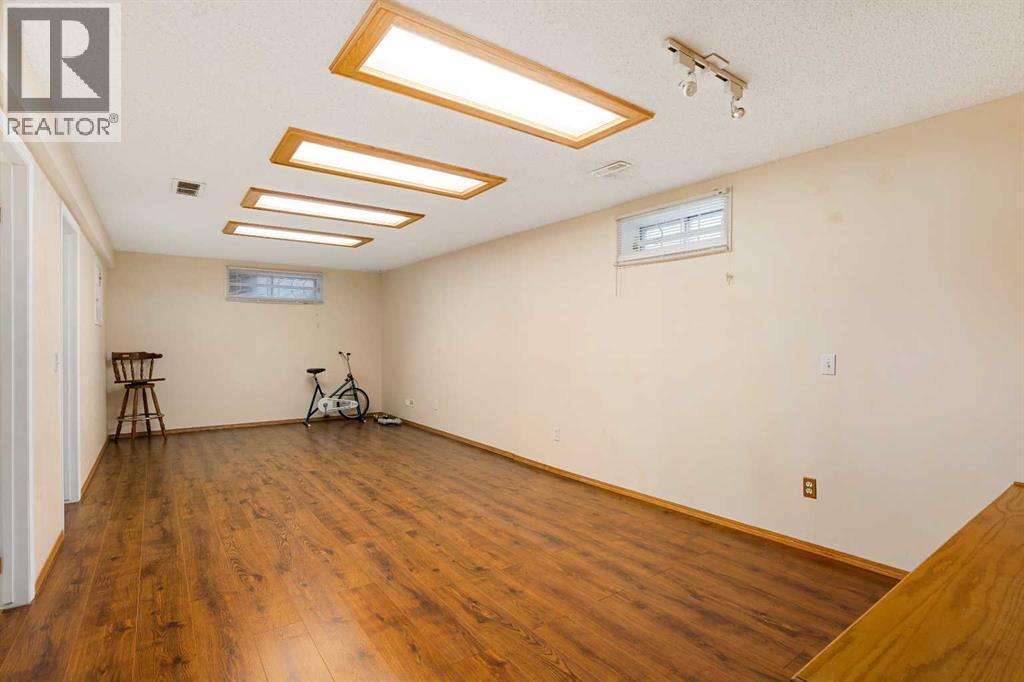 218 15 Avenue NW, Calgary, Alberta  T2M 0G8 - Photo 16 - A2283012