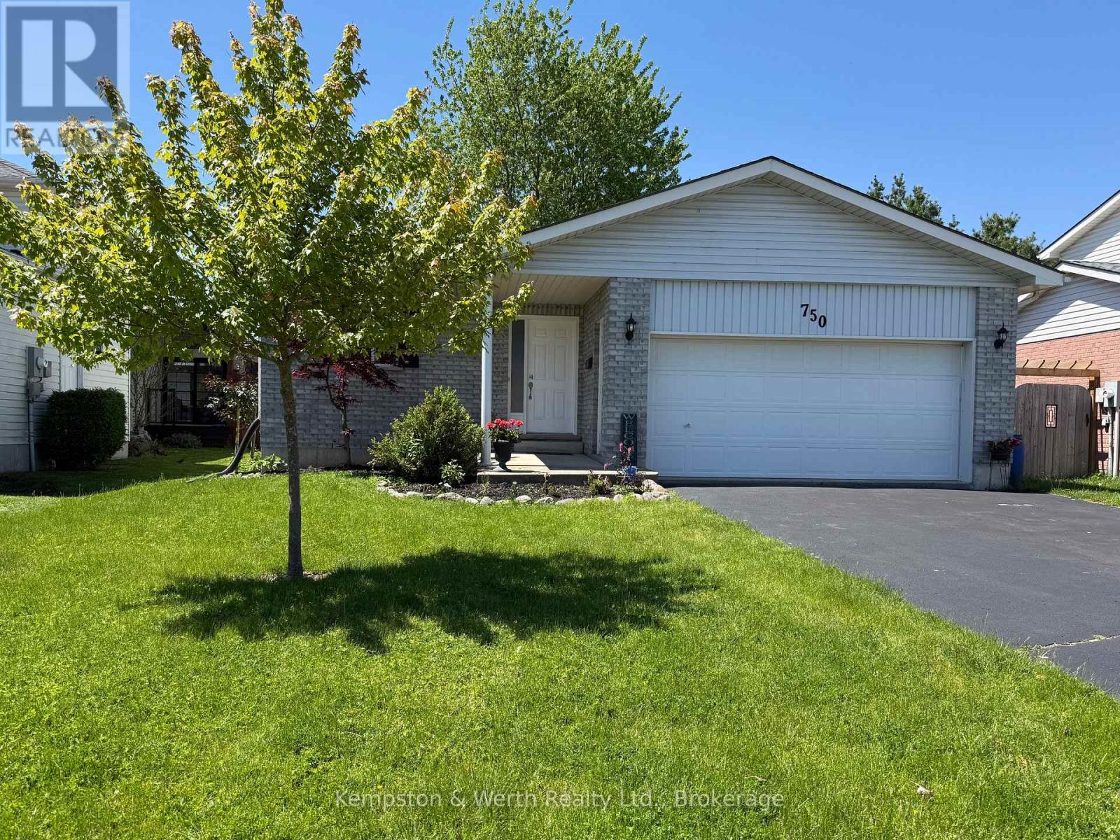 750 Lavery Street W, North Perth, Ontario  N4W 3T4 - Photo 2 - X13224180