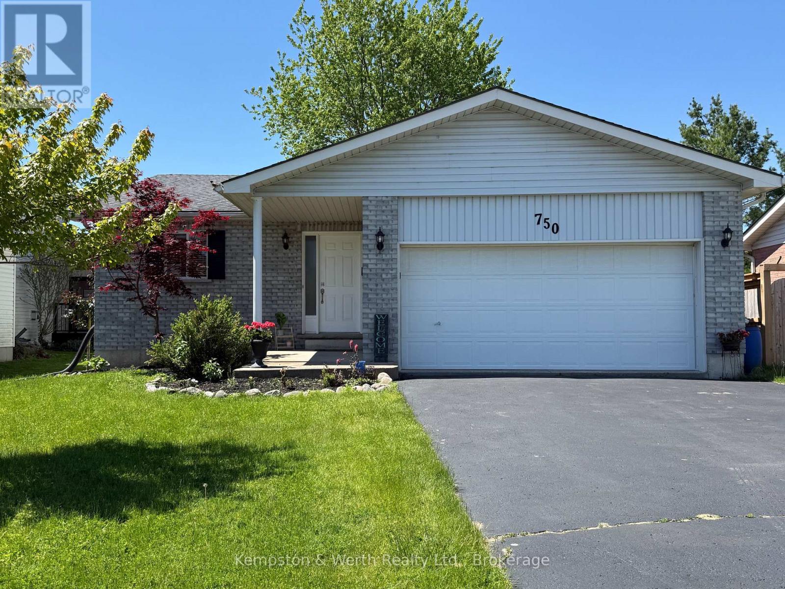 750 Lavery Street W, North Perth, Ontario  N4W 3T4 - Photo 3 - X13224180