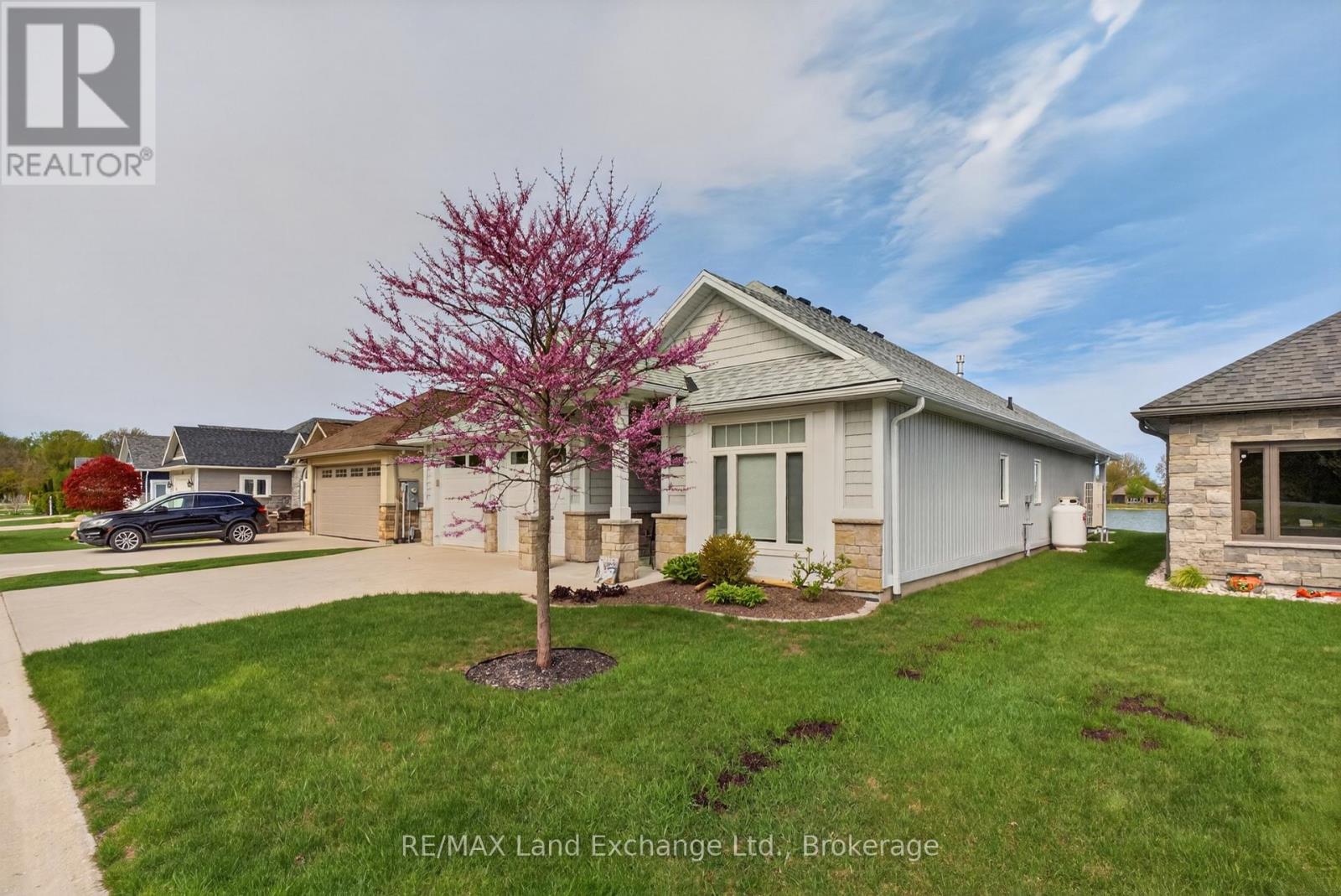 15 - 221 Carloway Trail, Huron-Kinloss, Ontario N2Z 0A4 - Photo 3 - X13224400