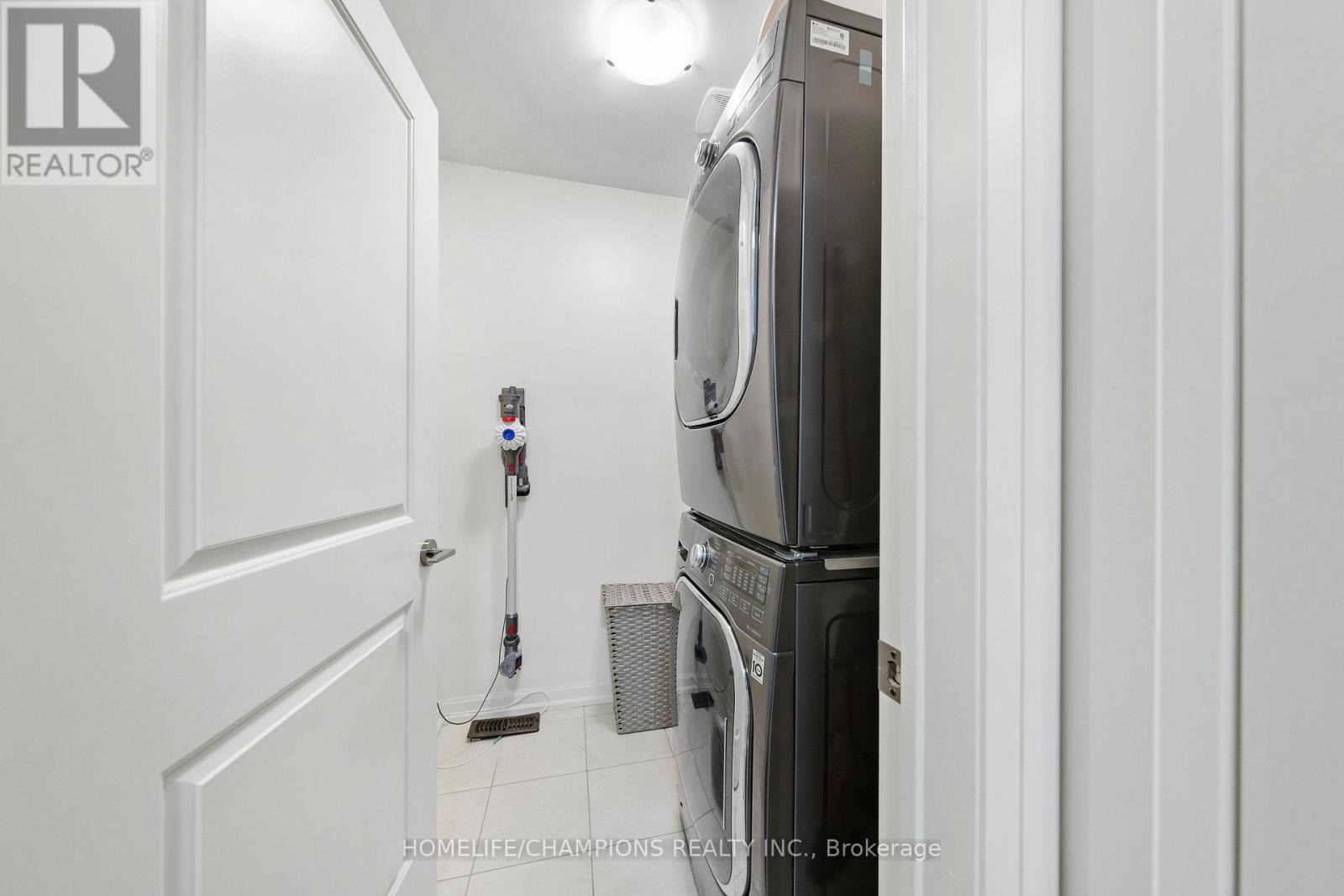 38 Longshore Way, Whitby, Ontario  L1N 0M1 - Photo 16 - E13224336