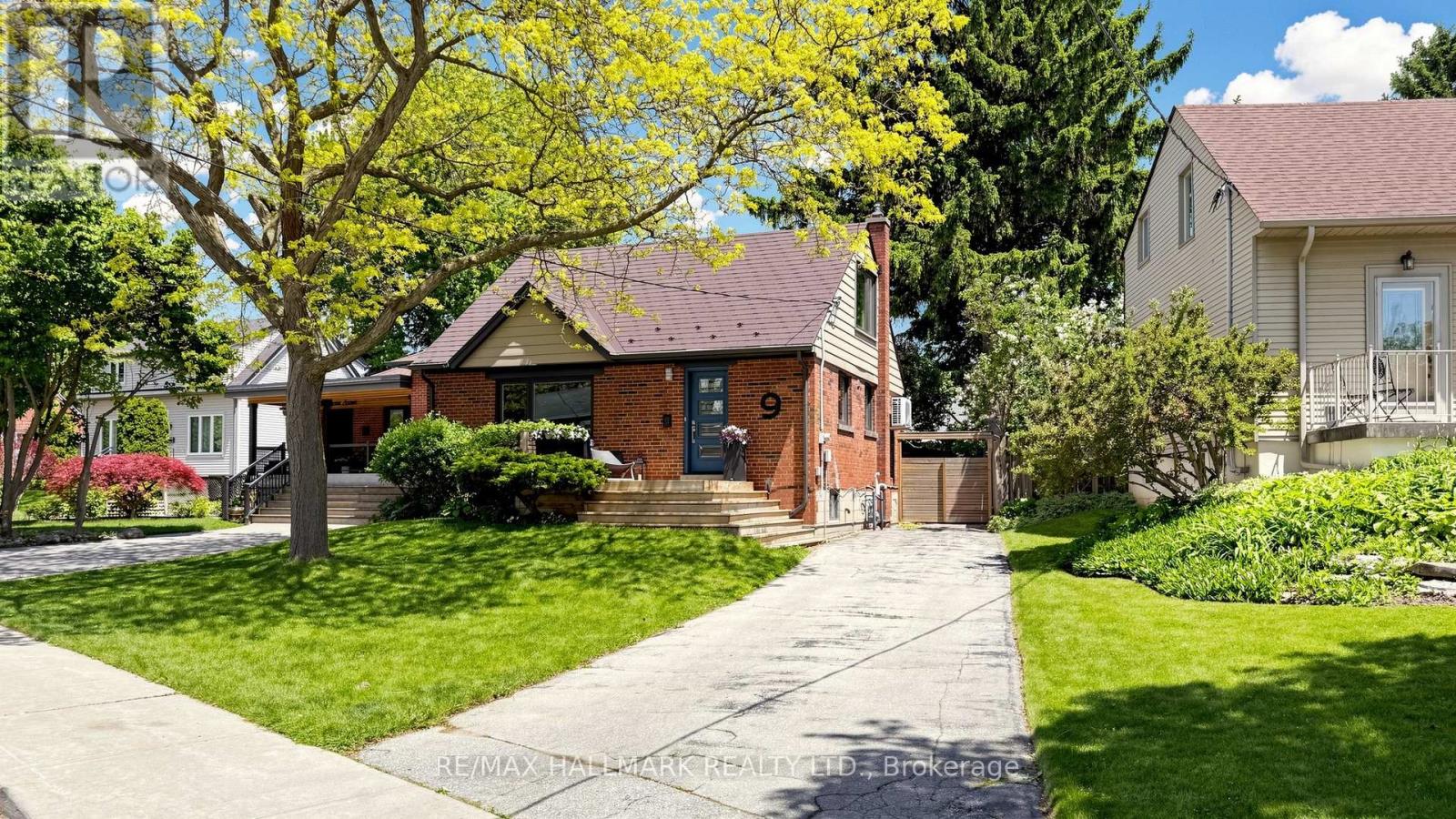 9 Squires Avenue