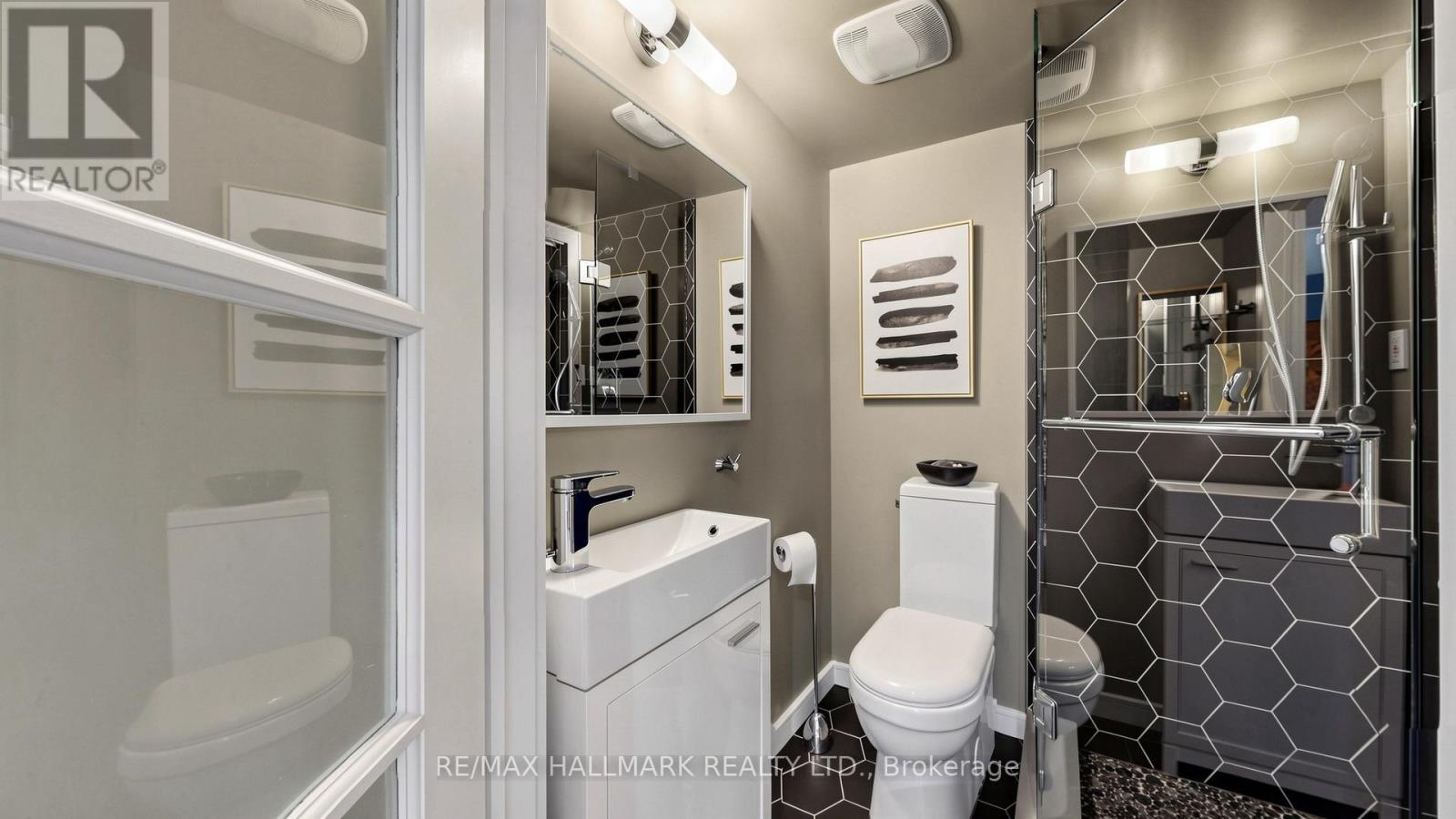9 Squires Avenue, Toronto, Ontario  M4B 2R2 - Photo 25 - E13224464