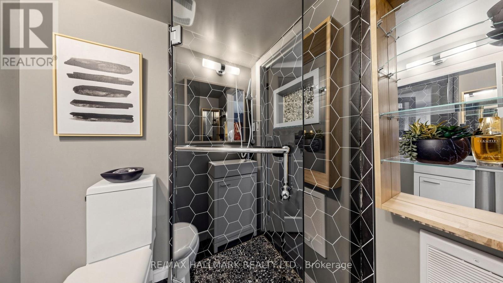 9 Squires Avenue, Toronto, Ontario  M4B 2R2 - Photo 26 - E13224464
