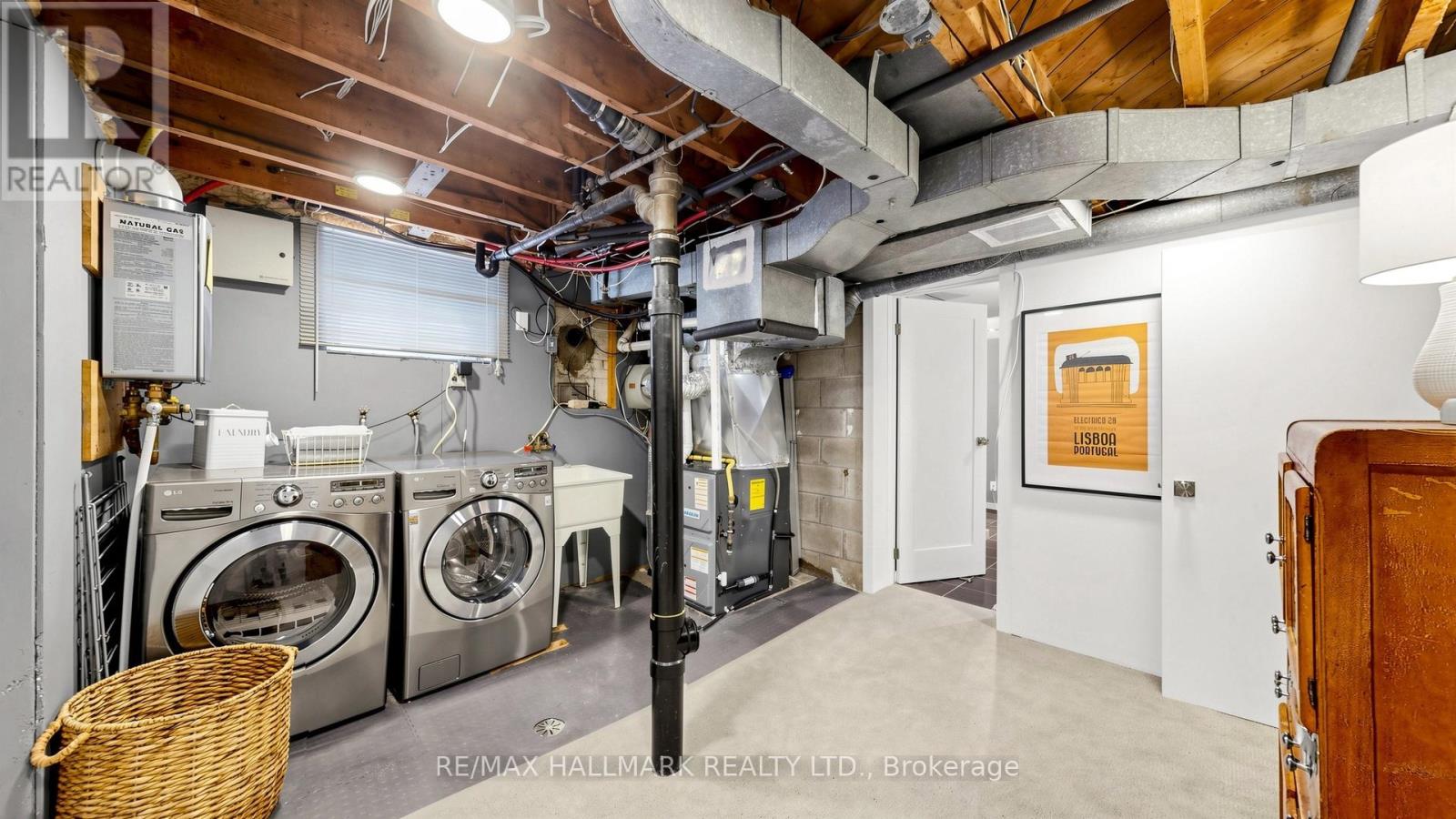 9 Squires Avenue, Toronto, Ontario  M4B 2R2 - Photo 27 - E13224464