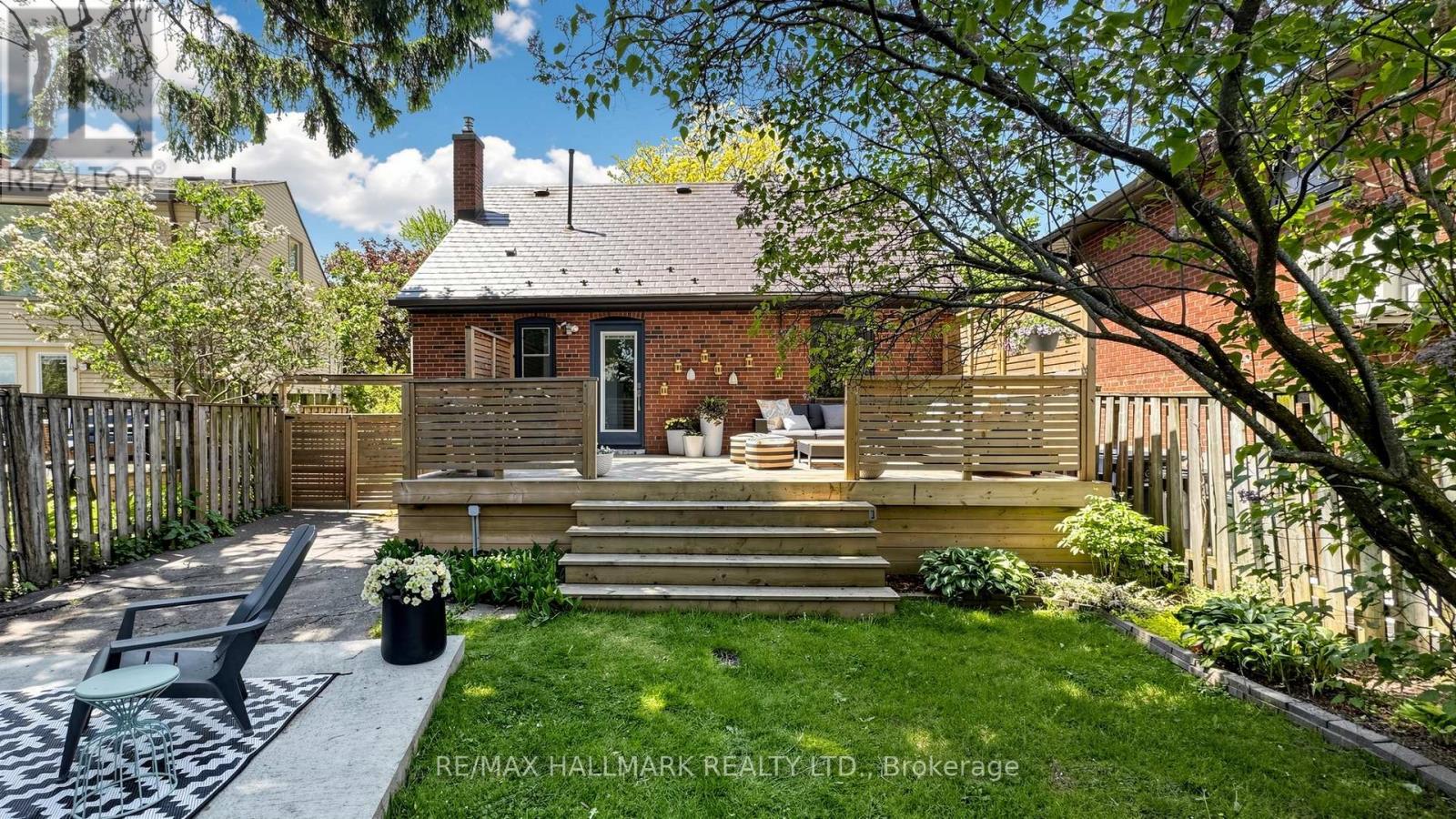 9 Squires Avenue, Toronto, Ontario  M4B 2R2 - Photo 28 - E13224464