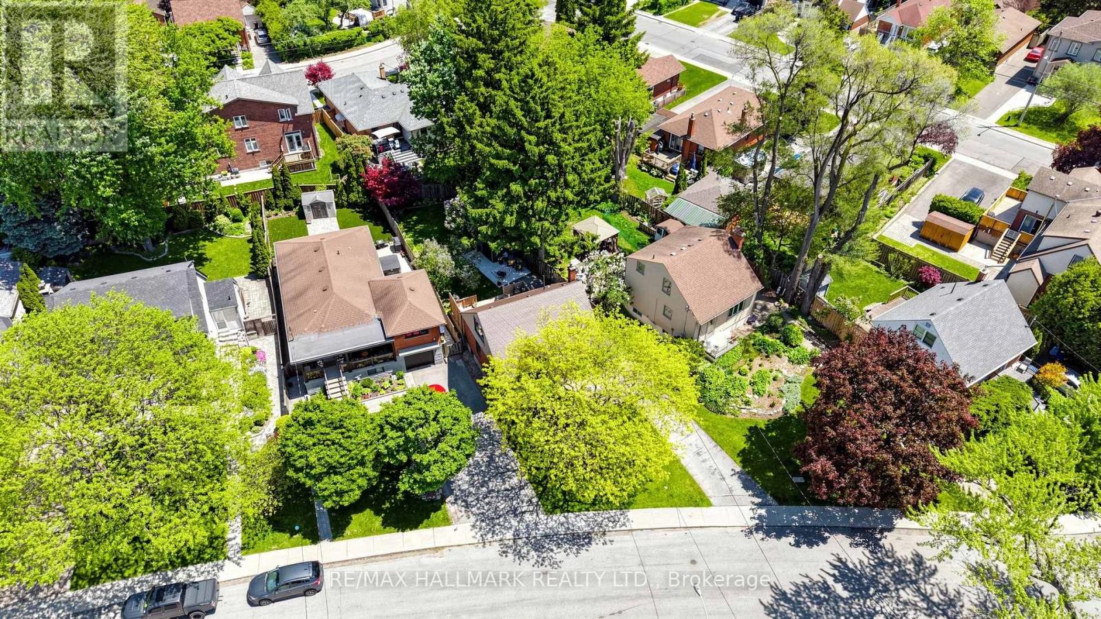 9 Squires Avenue, Toronto, Ontario  M4B 2R2 - Photo 33 - E13224464
