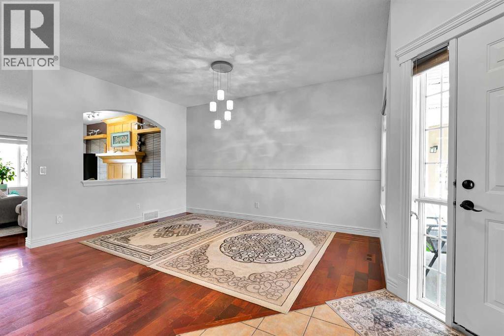 69, 39 Strathlea Common Sw, Calgary, Alberta  T3H 5P8 - Photo 3 - A2311970