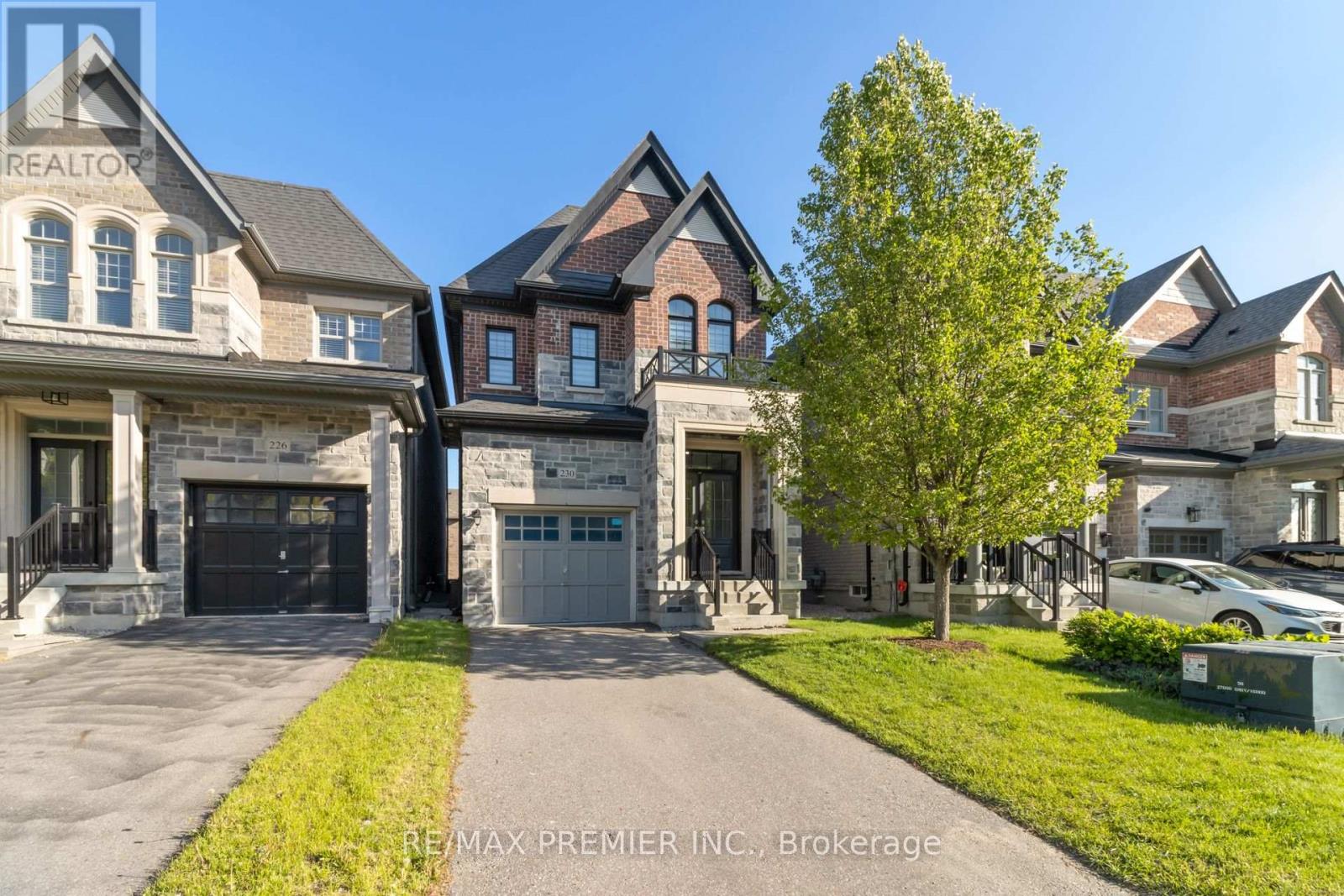 230 Cranbrook Crescent