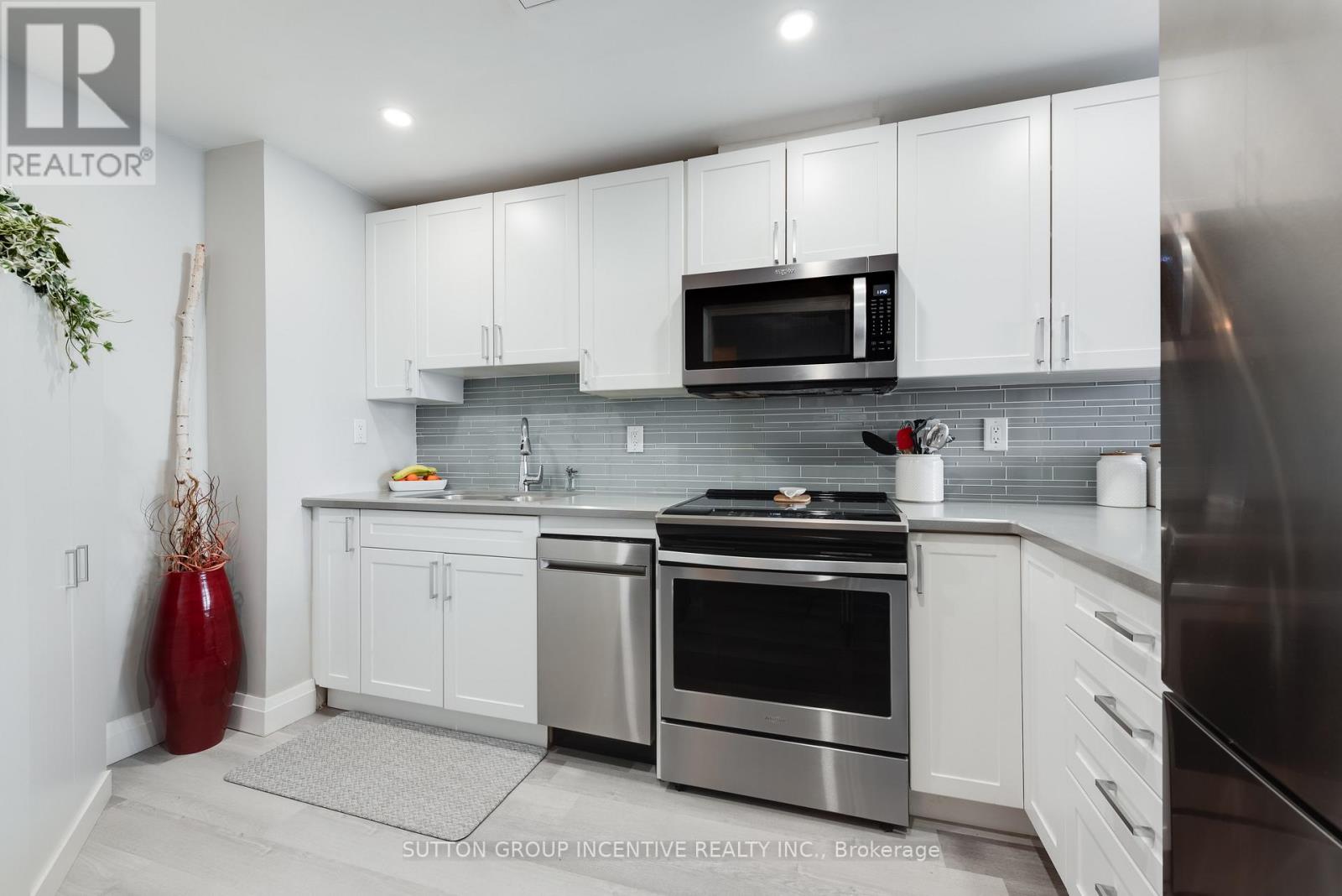 117 - 181 Collier Street, Barrie (North Shore), Ontario  L4M 5L6 - Photo 6 - S13224386
