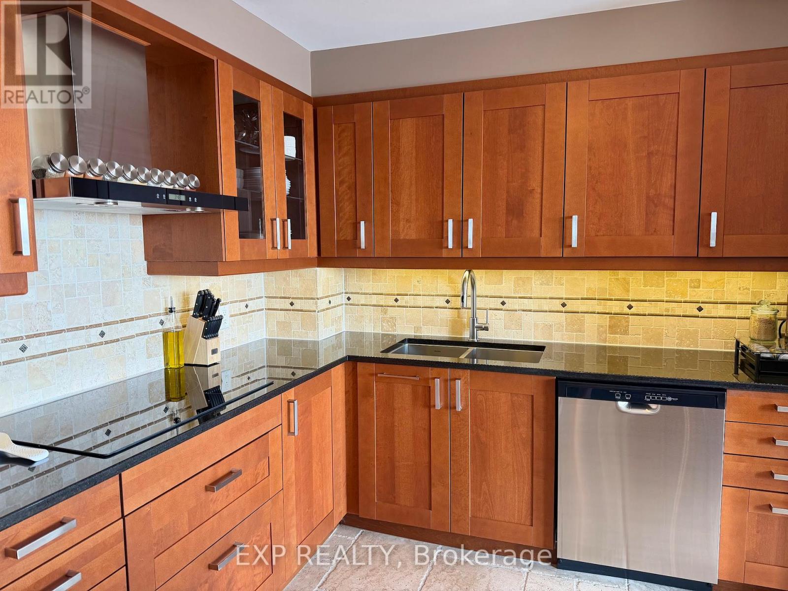 1105 - 2871 Richmond Road, Ottawa, Ontario  K2B 8M5 - Photo 3 - X13222084