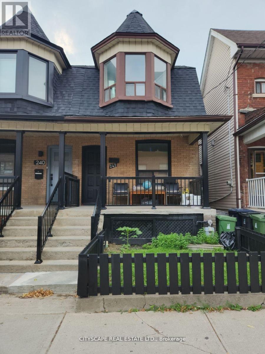 242 Christie Street, Toronto, Ontario  M6G 3B8 - Photo 12 - W13224330