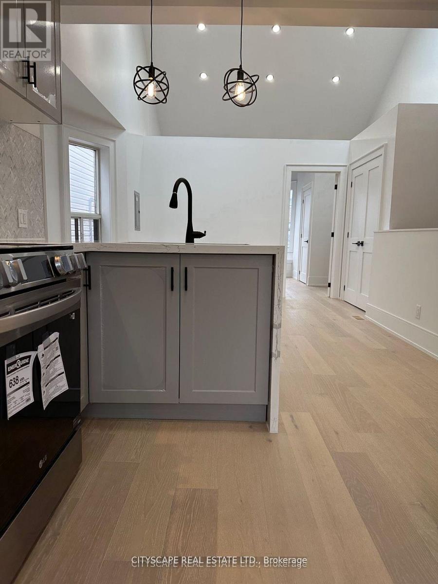 242 Christie Street, Toronto, Ontario  M6G 3B8 - Photo 3 - W13224330