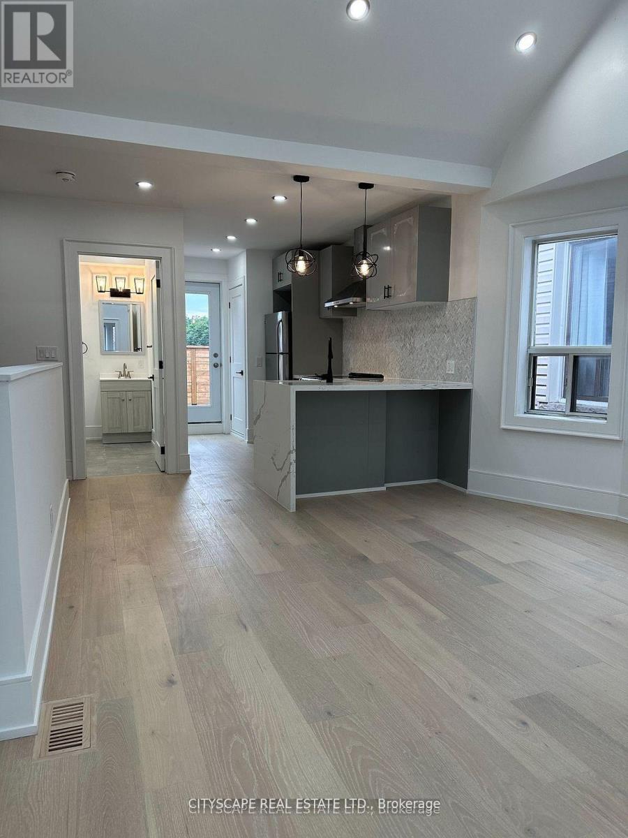242 Christie Street, Toronto, Ontario  M6G 3B8 - Photo 6 - W13224330