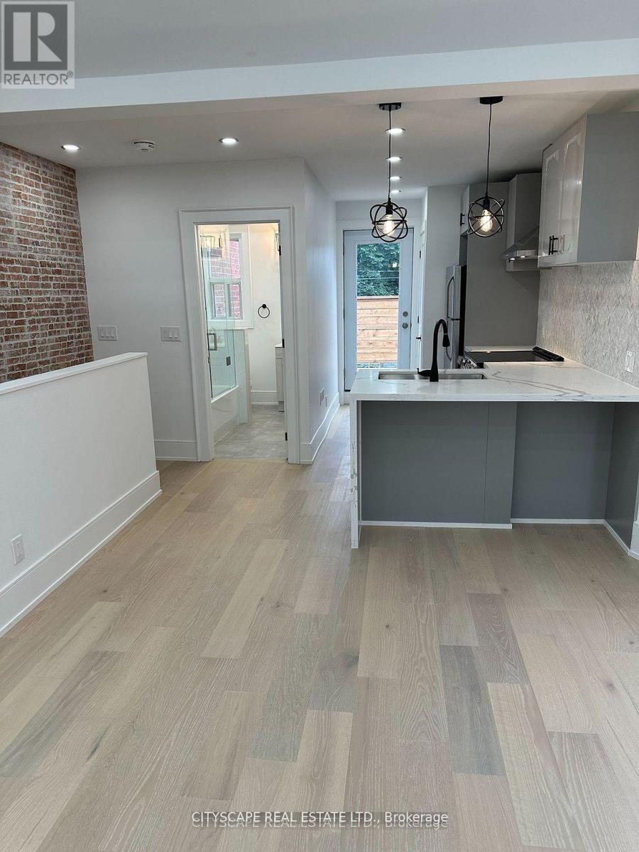 242 Christie Street, Toronto, Ontario  M6G 3B8 - Photo 7 - W13224330