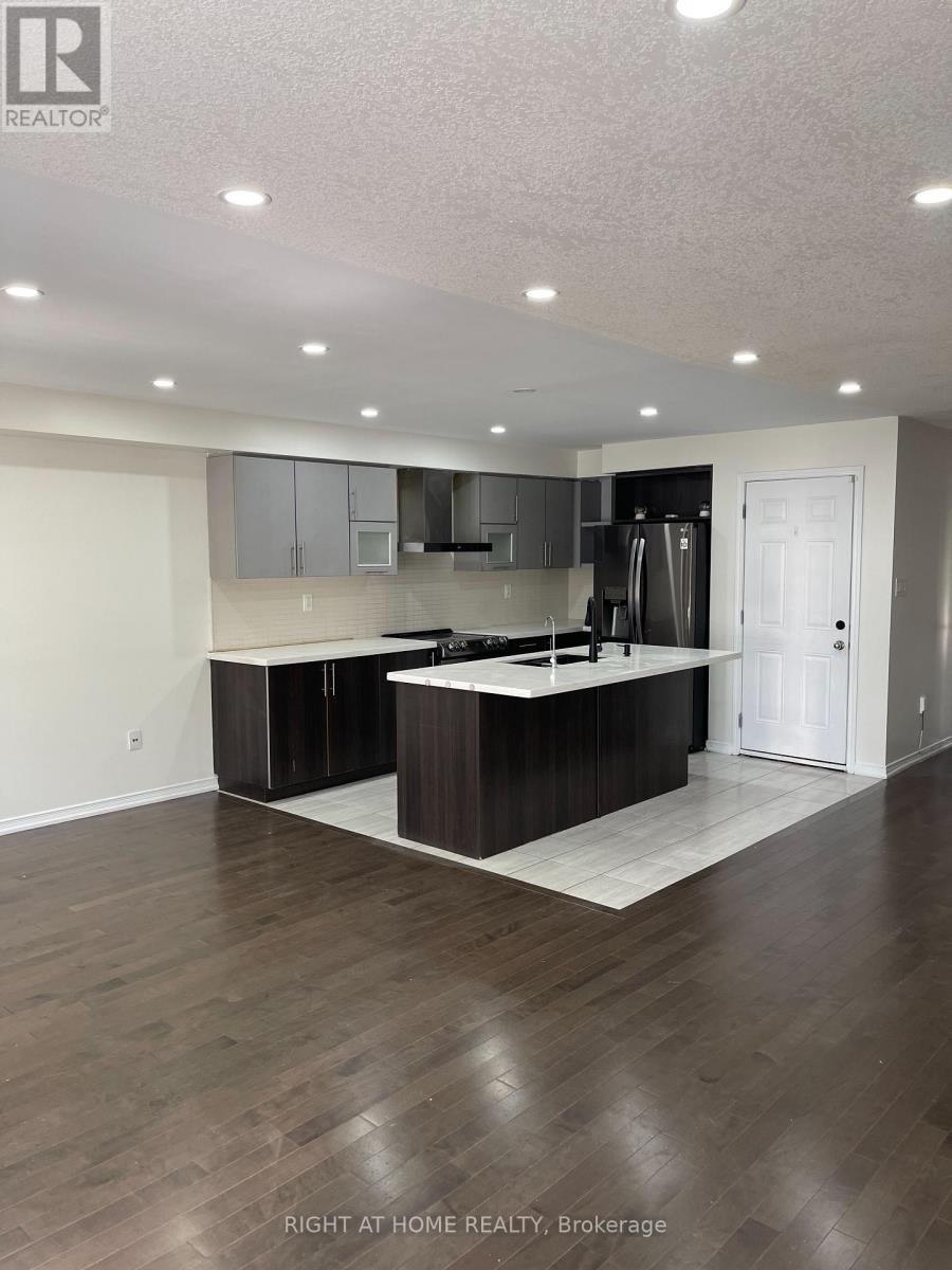 170 Golden Springs Drive, Brampton, Ontario  L7A 4N9 - Photo 4 - W13224438