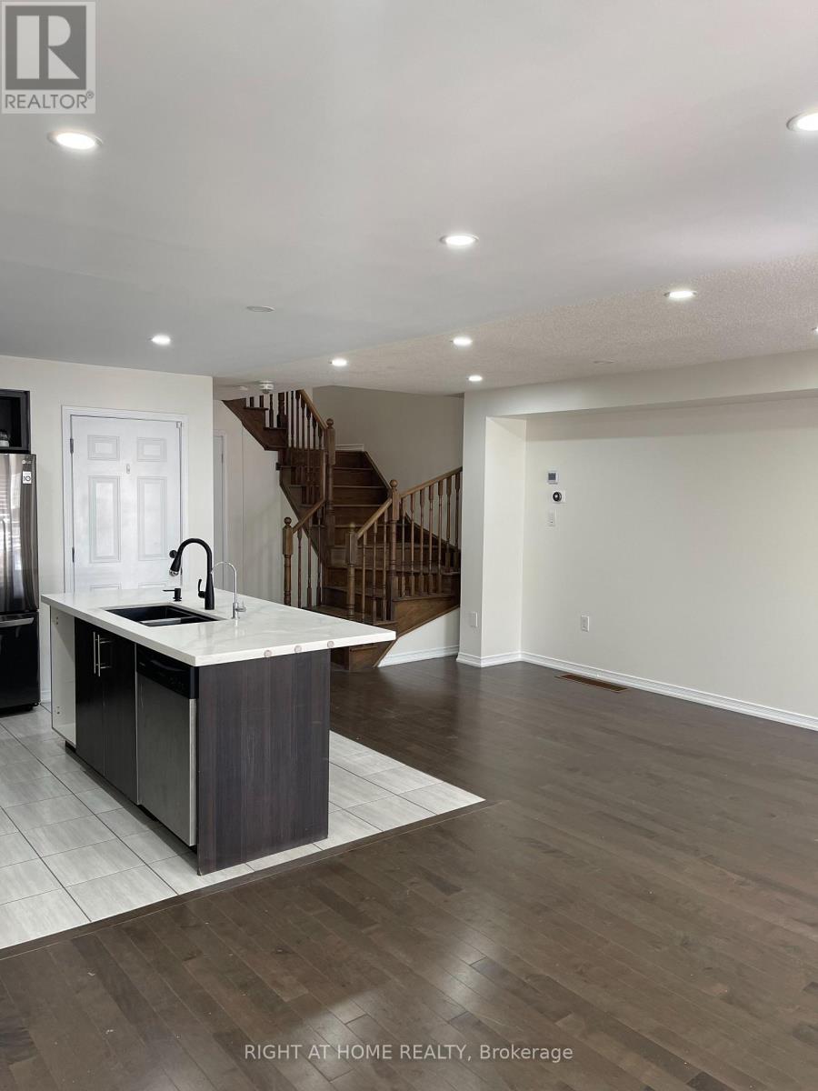 170 Golden Springs Drive, Brampton, Ontario  L7A 4N9 - Photo 5 - W13224438