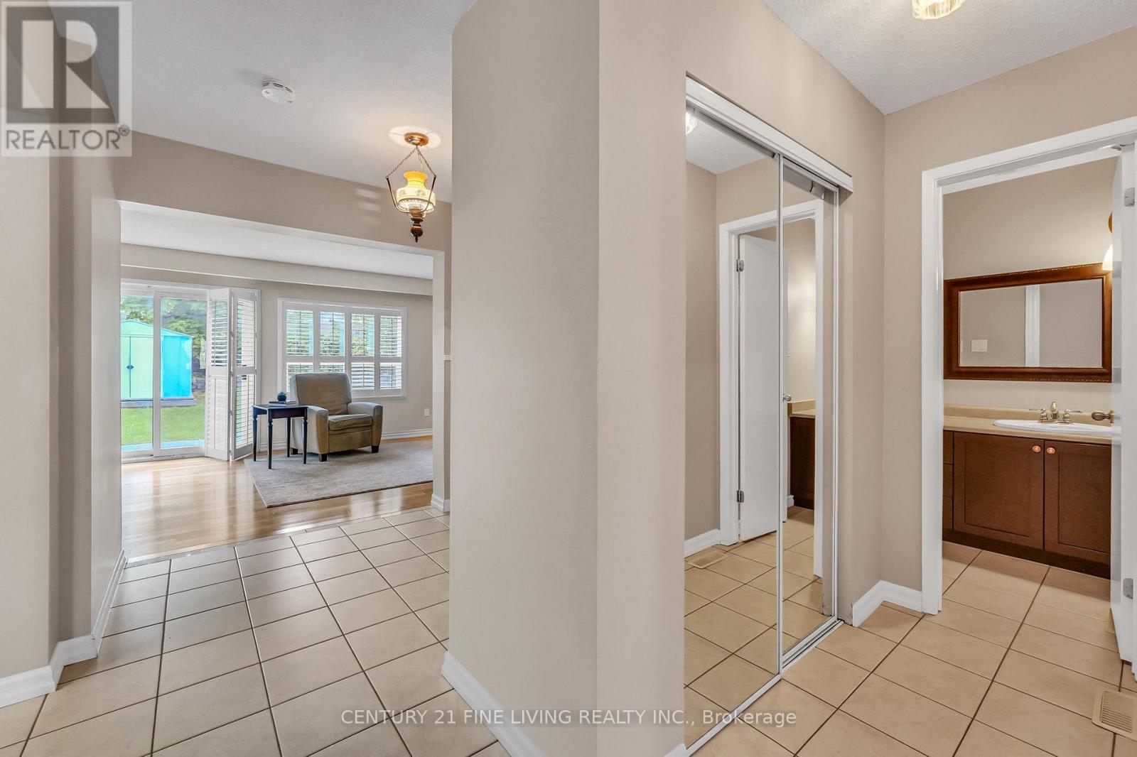 6038 Featherhead Crescent, Mississauga, Ontario  L5N 2B6 - Photo 11 - W13224466