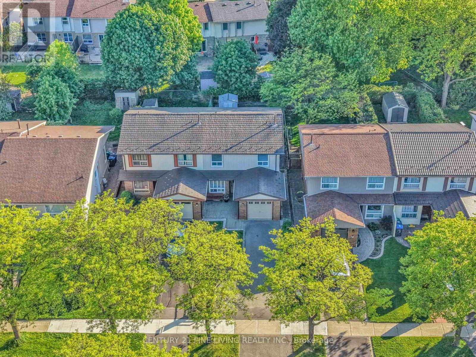 6038 Featherhead Crescent, Mississauga, Ontario  L5N 2B6 - Photo 2 - W13224466