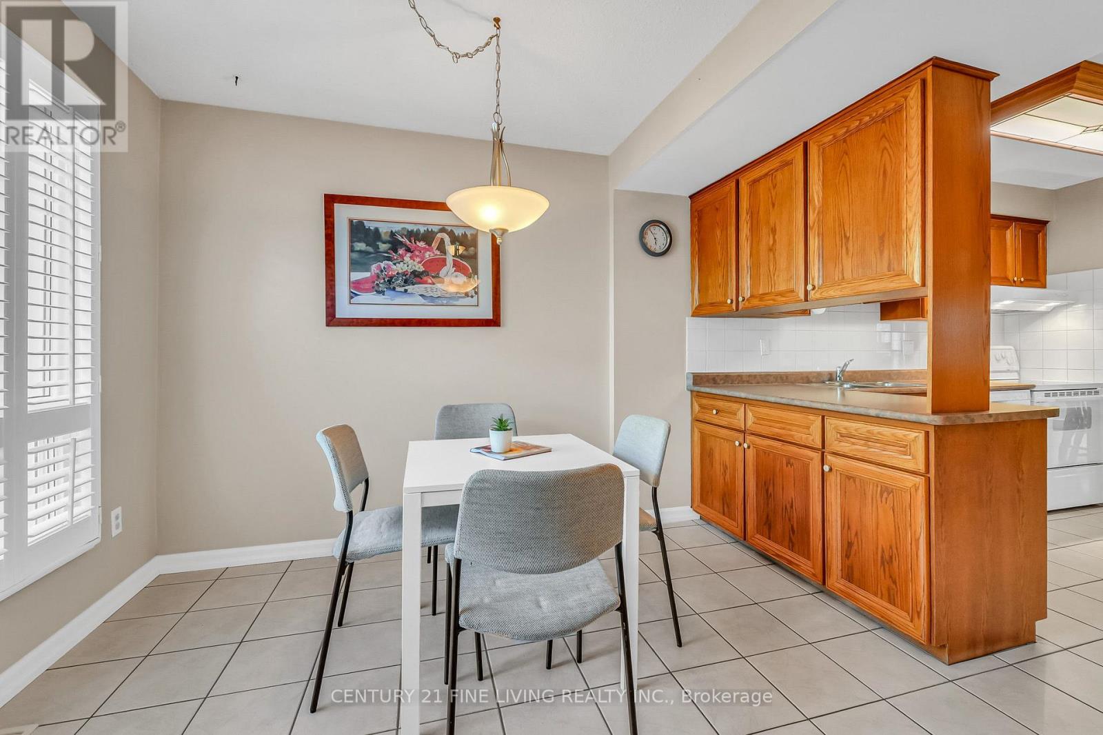 6038 Featherhead Crescent, Mississauga, Ontario  L5N 2B6 - Photo 5 - W13224466