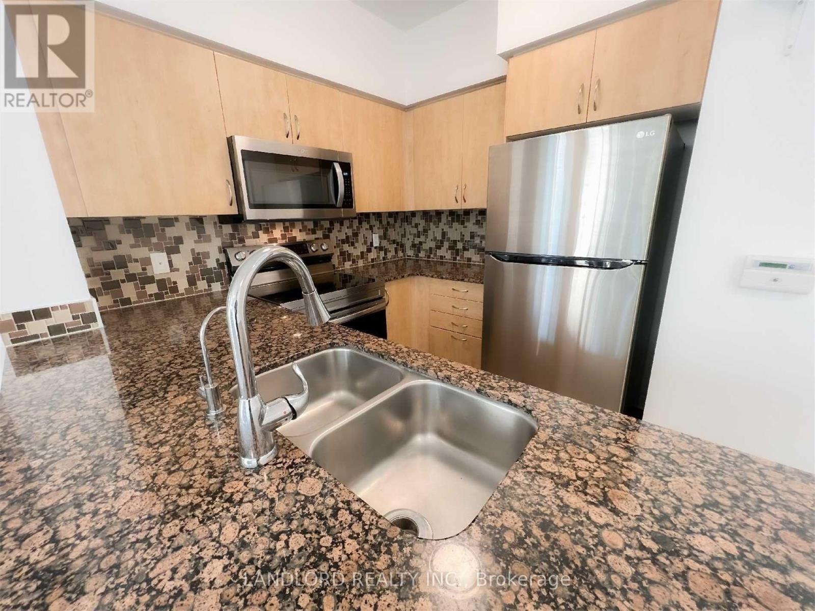 309 - 2240 Lakeshore Boulevard W, Toronto, Ontario M8V 1A5 - Photo 2 - W13224520