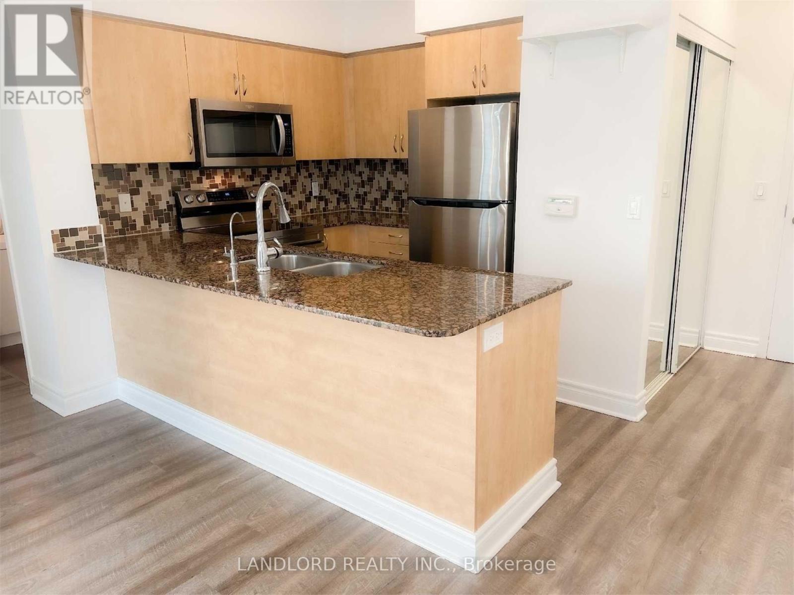 309 - 2240 Lakeshore Boulevard W, Toronto, Ontario M8V 1A5 - Photo 3 - W13224520