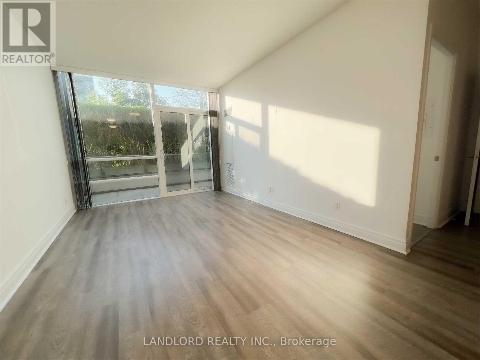 309 - 2240 Lakeshore Boulevard W, Toronto, Ontario M8V 1A5 - Photo 8 - W13224520