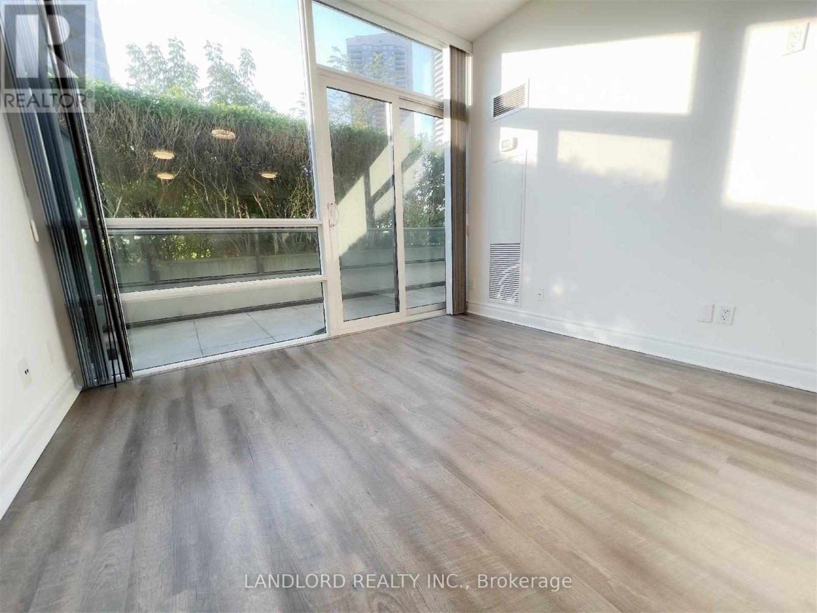 309 - 2240 Lakeshore Boulevard W, Toronto, Ontario M8V 1A5 - Photo 9 - W13224520