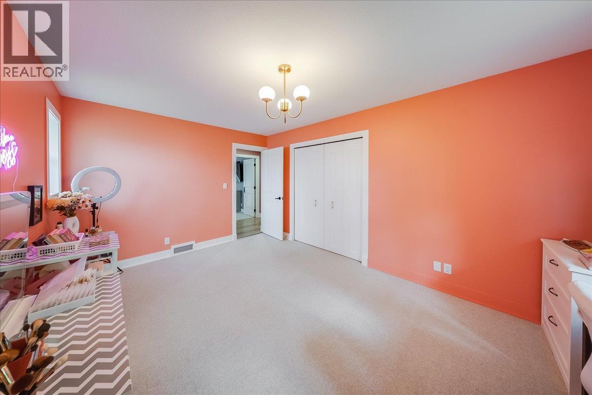 816 Columbia Road, Castlegar, British Columbia V1N 4K6 - Photo 22 - 10388402