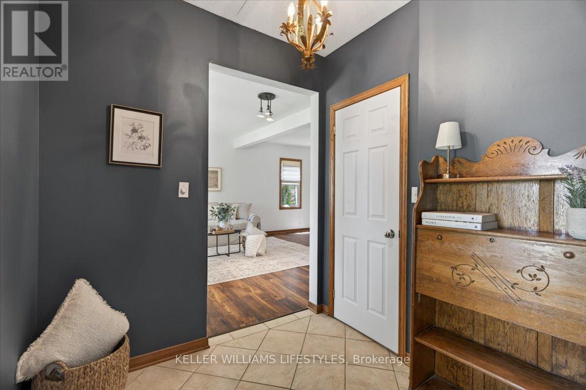 9 Elgin Street, Newbury, Ontario  N0L 1Z0 - Photo 5 - X13224686