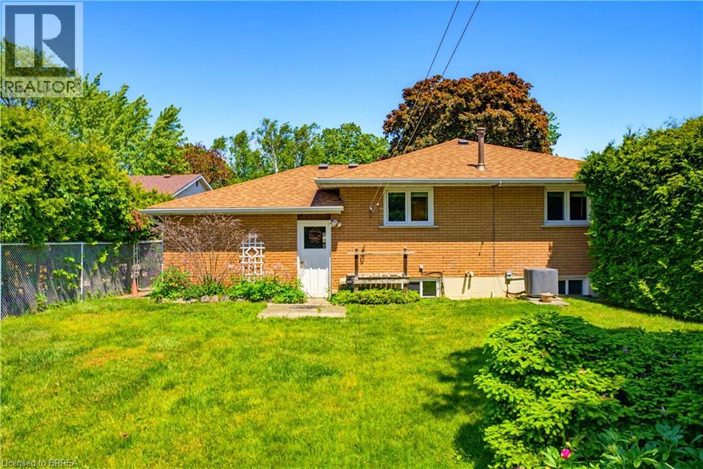 11 Marshall Street, Brantford, Ontario  N3R 3C8 - Photo 7 - 40833681