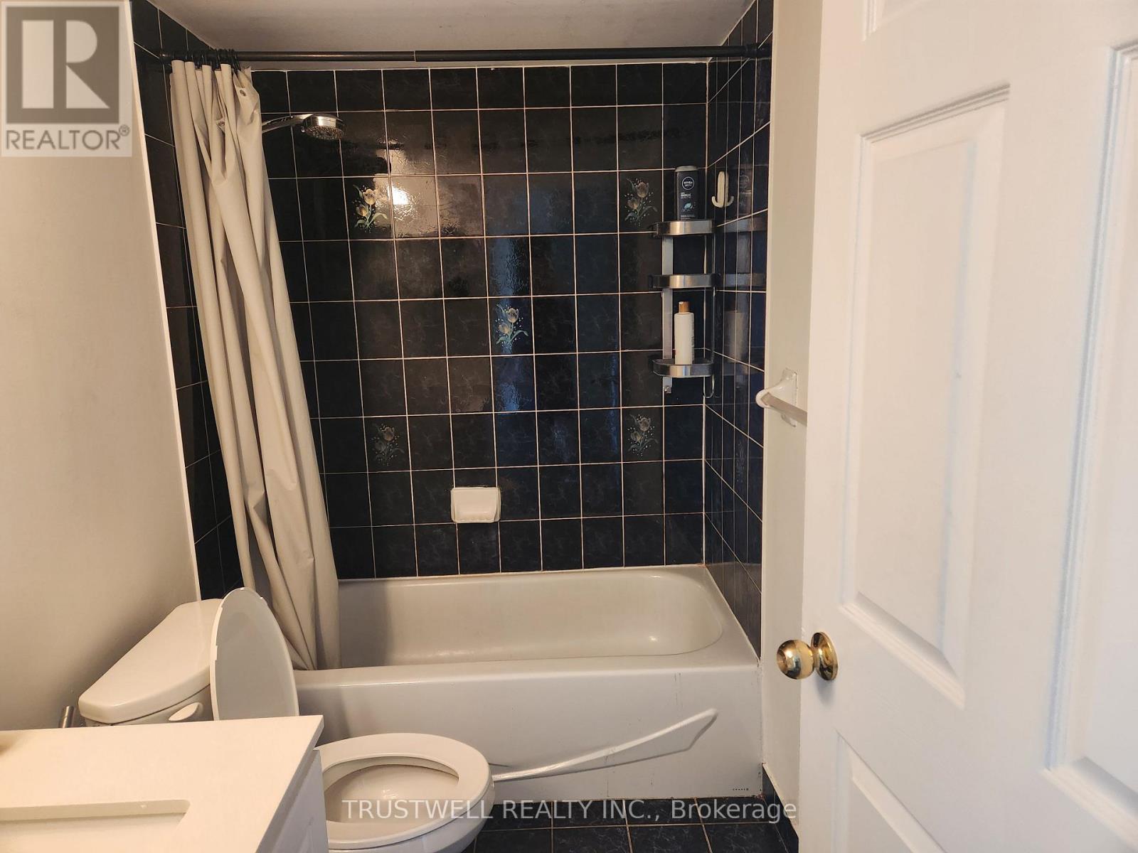 1015 - 28 Empress Avenue, Toronto, Ontario  M2N 6Z7 - Photo 3 - C13224526