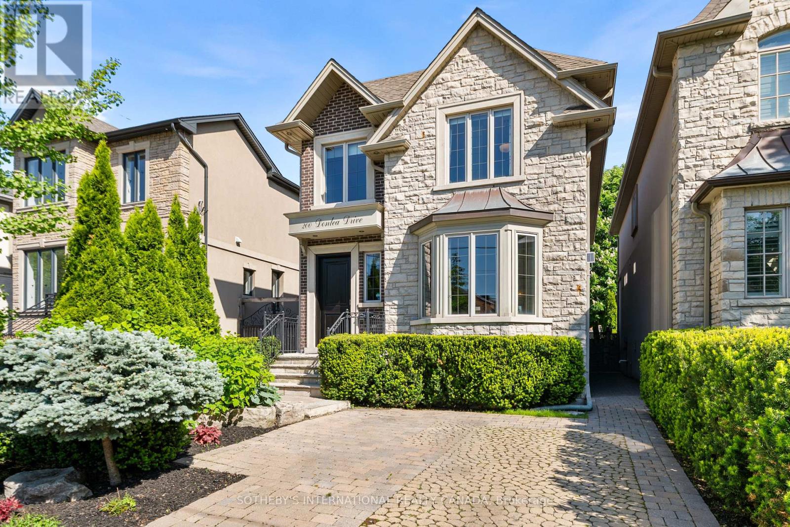 200 Donlea Drive, Toronto, Ontario  M4G 2M9 - Photo 2 - C13224592