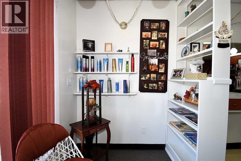 #219 Pembina Avenue, Hinton, Alberta  T7V 2B3 - Photo 9 - A2315443