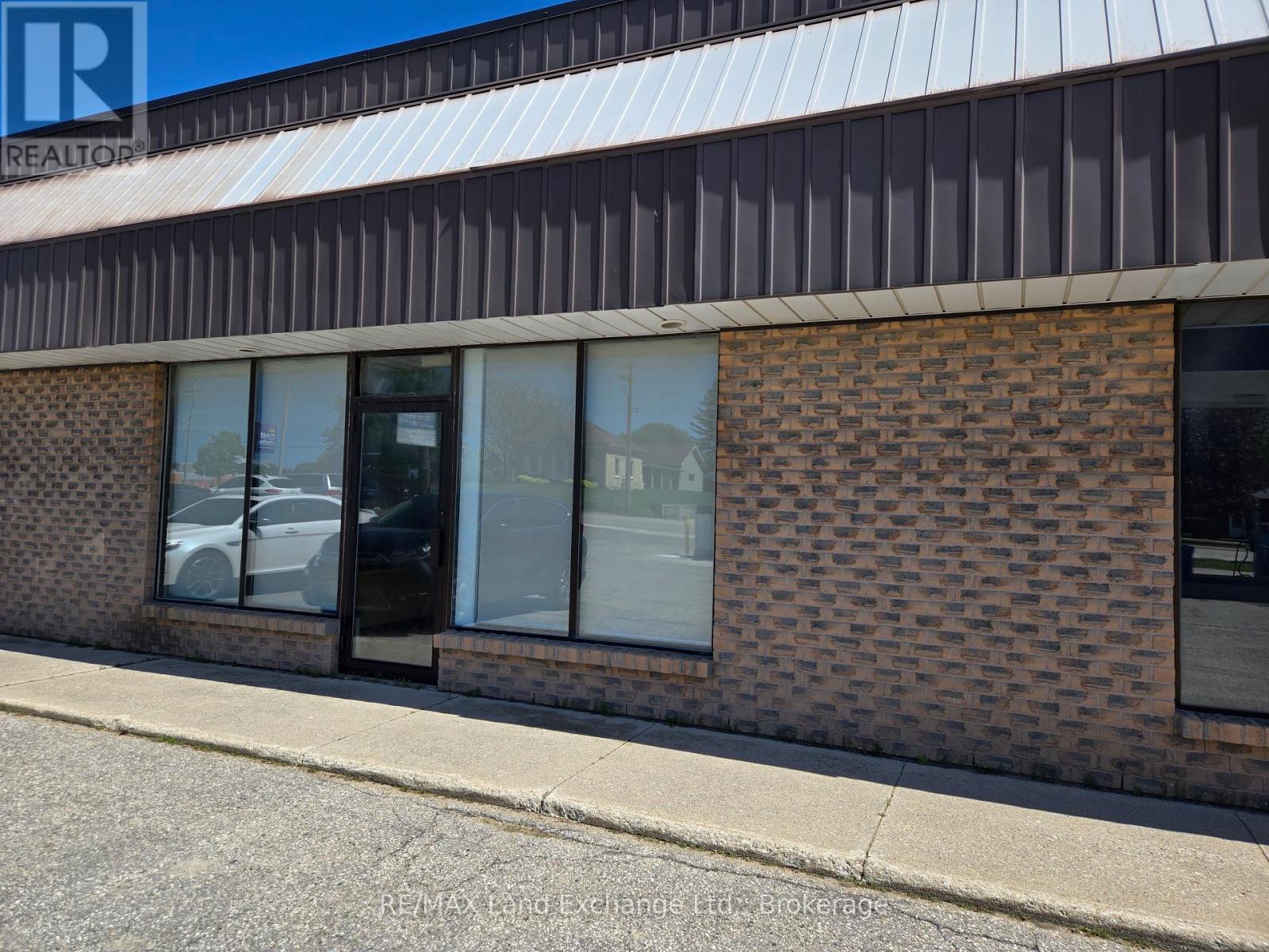 Secondary picture of 383 KINCARDINE AVENUE W