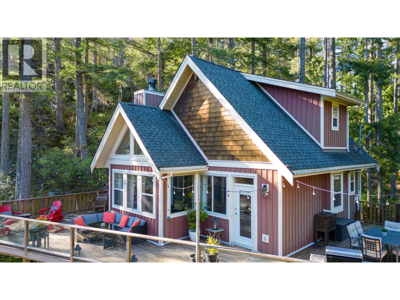 13555 Lee Road, Garden Bay, British Columbia  V0N 1S1 - Photo 1 - R3130411